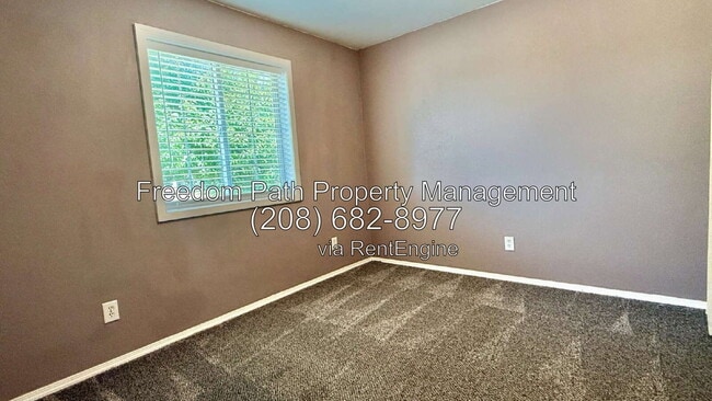 Building Photo - 13904 Cassia St