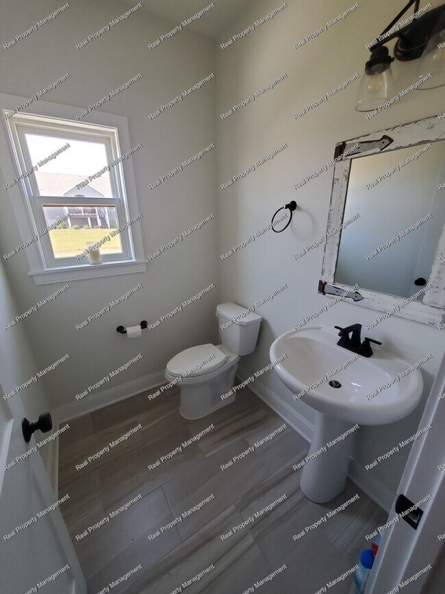 Building Photo - Gorgeous Custom Built Dyer 4 Bedroom