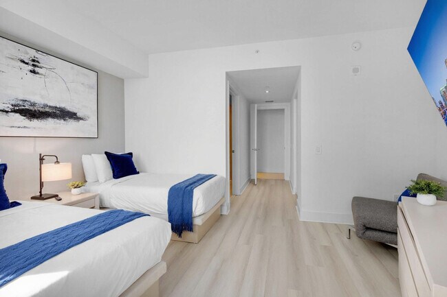 Building Photo - 4111 S Ocean Dr