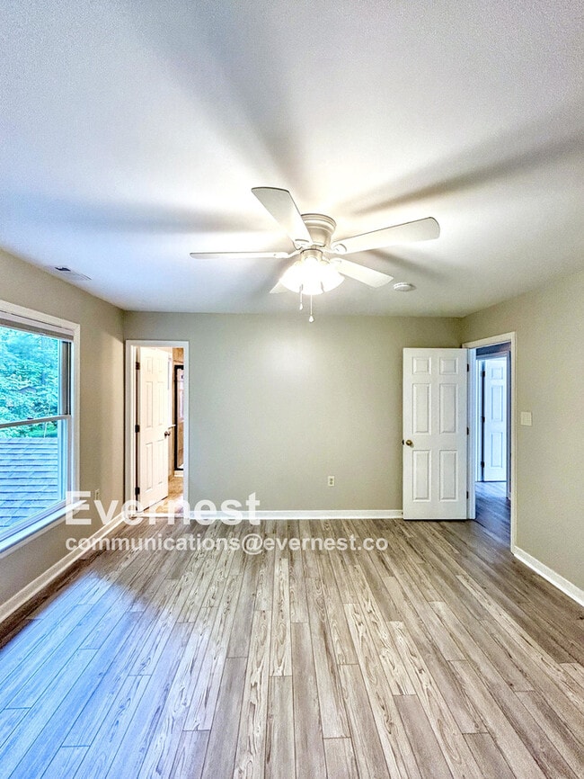 Building Photo - 5505 Chestnut Bluff Rd
