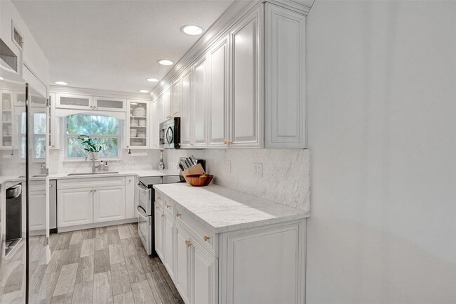 Building Photo - 2501 S Ocean Blvd