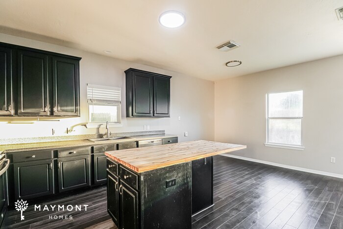 Building Photo - 21122 Molasses Meadow Ln