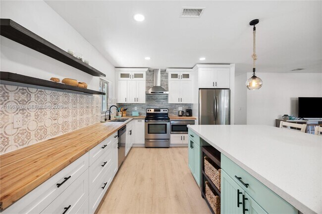 Building Photo - 1070 Tyler St