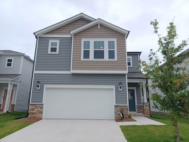 Building Photo - 1006 Depot Dr