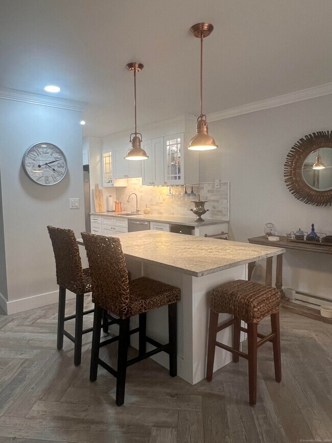 Building Photo - 157 Kings Hwy