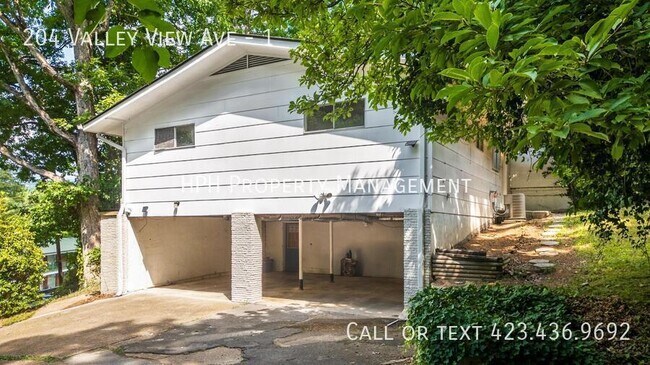 Building Photo - 204 Valley View Ave
