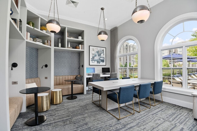 Building Photo - 1155 Museum Blvd