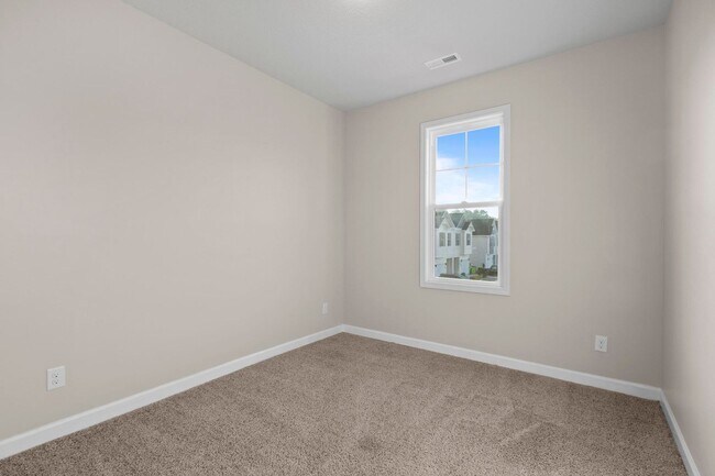 Building Photo - Townhouse For Rent!