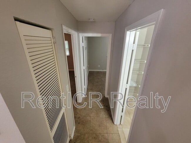 Building Photo - 1611 Miller Ave