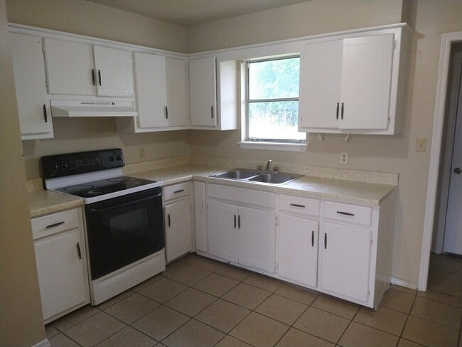 Building Photo - East County Estates Triplex