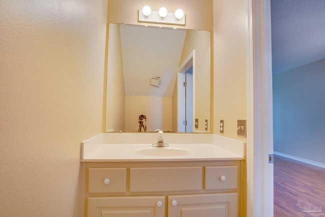 Building Photo - 2741 Bay Club Dr