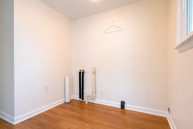 Building Photo - Spacious 3 Bedroom Home – Move-In Ready