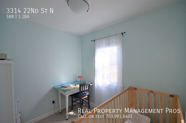 Building Photo - 3314 22nd St N