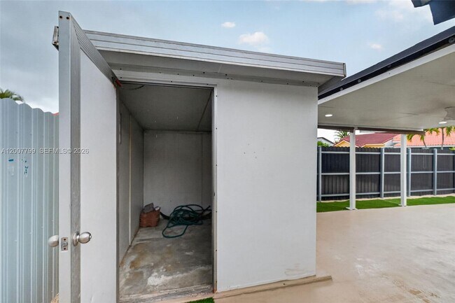 Building Photo - 4530 SW 143rd Pl