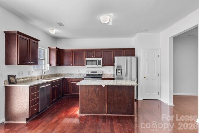 Building Photo - 11022 Garden Oaks Ln