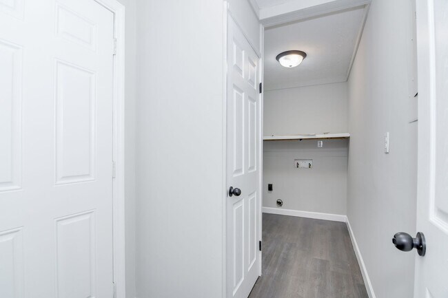 Building Photo - Excellent Newly Renovated Home!
