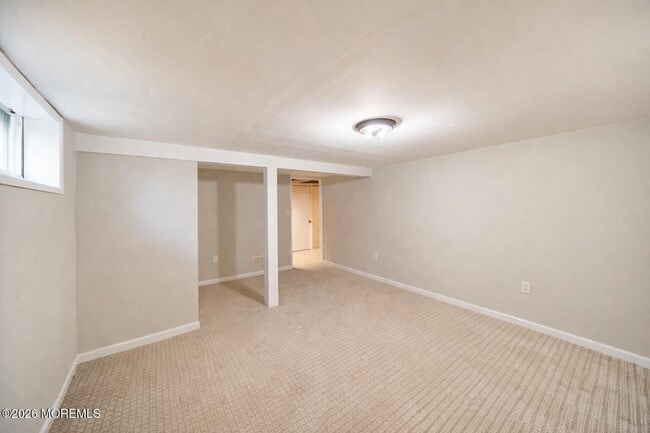 Building Photo - 32 Lake Ave