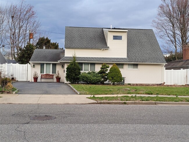 Primary Photo - 93 Cherry Ln