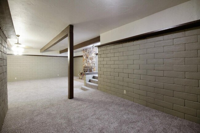 Building Photo - 214 Pendegast St