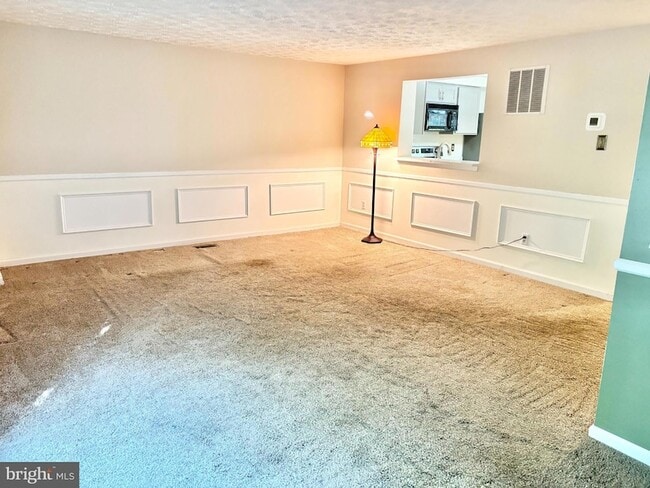 Building Photo - 1436 Point O Woods Ct