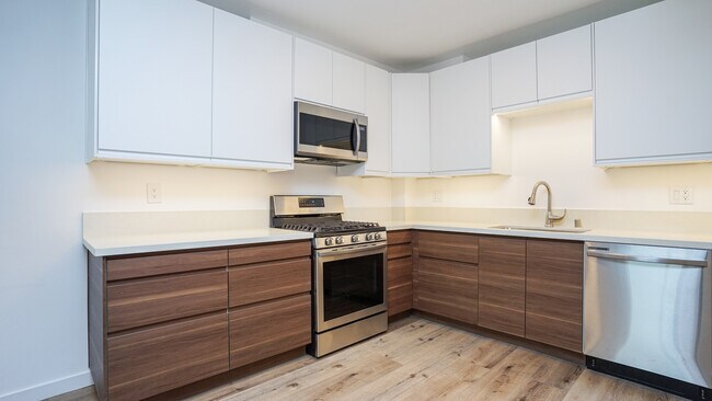 Building Photo - 16721 Sherman Way