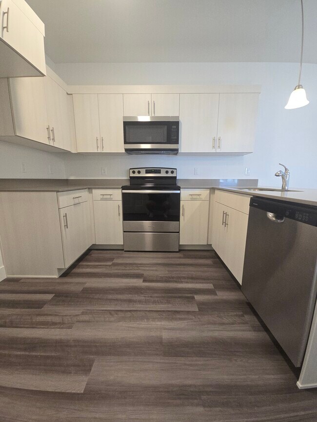 Building Photo - 6512 Skyline Lp Ln