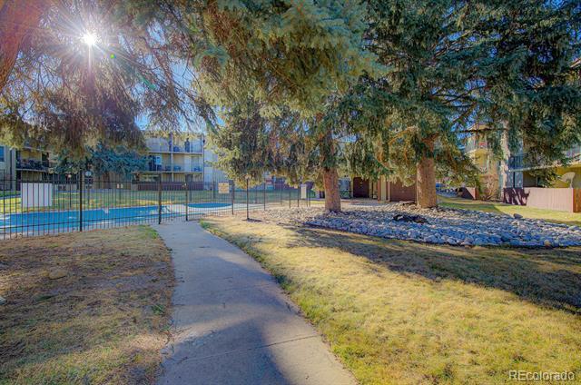 Building Photo - 2231 S Vaughn Way