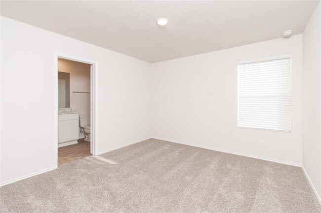 Building Photo - 201 Varner Way