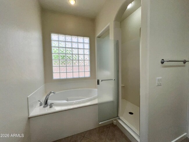 Building Photo - 14313 W Alvarado Dr