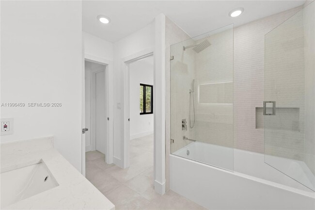 Building Photo - 8246 NE 2nd Ct