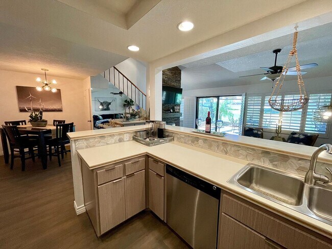 Building Photo - 41539 Woodhaven Dr W