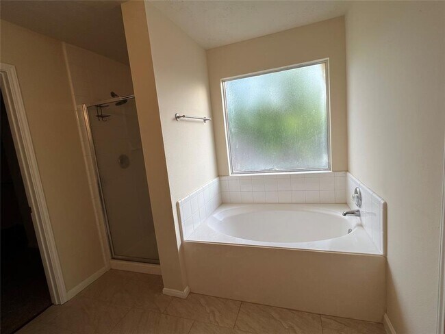 Building Photo - 4031 Clayton Bend Ct