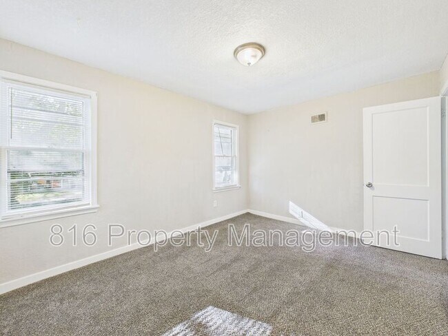 Building Photo - 6709 Sterling Ave