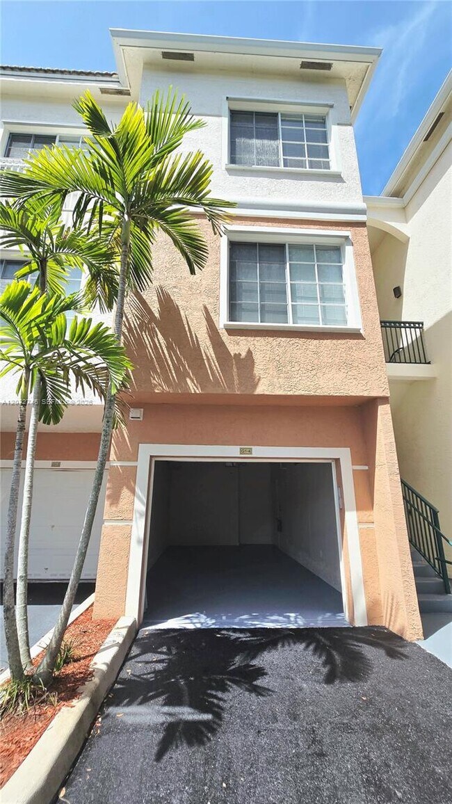 Building Photo - 1307 Myrtlewood Cir E