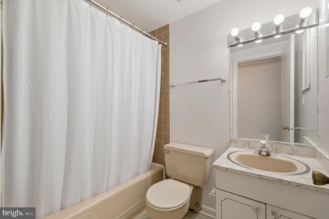 Building Photo - 312 Severn Ave