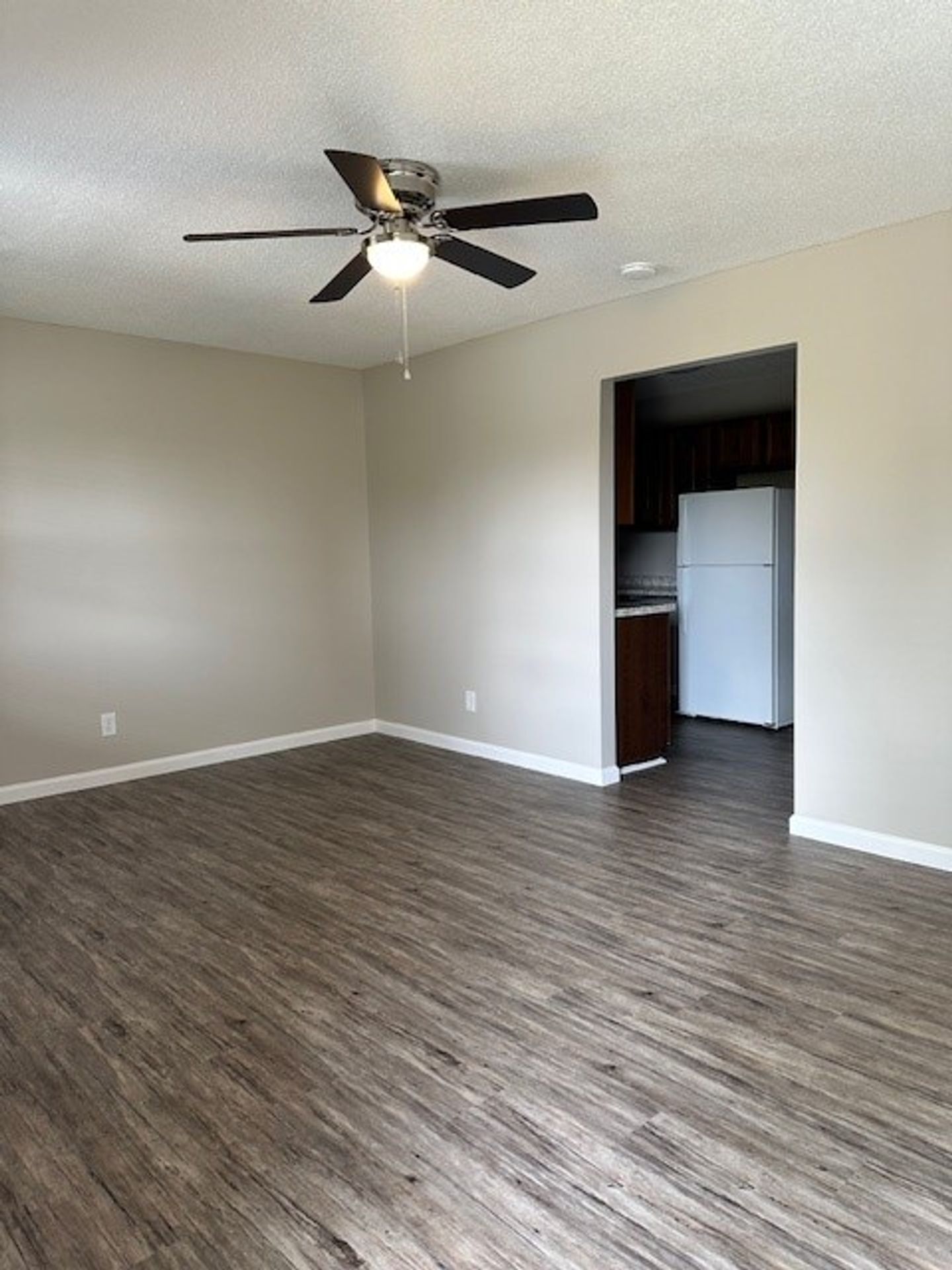 Building Photo - 216 Colonial Heights Rd