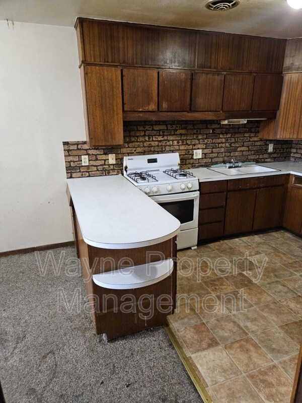 Primary Photo - 639 2nd St