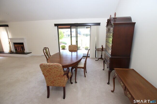 Building Photo - 53 Hollister Way N