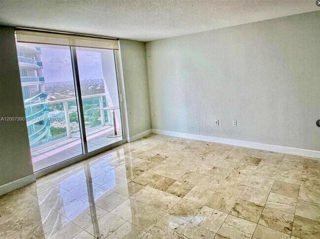 Building Photo - 2101 Brickell Ave