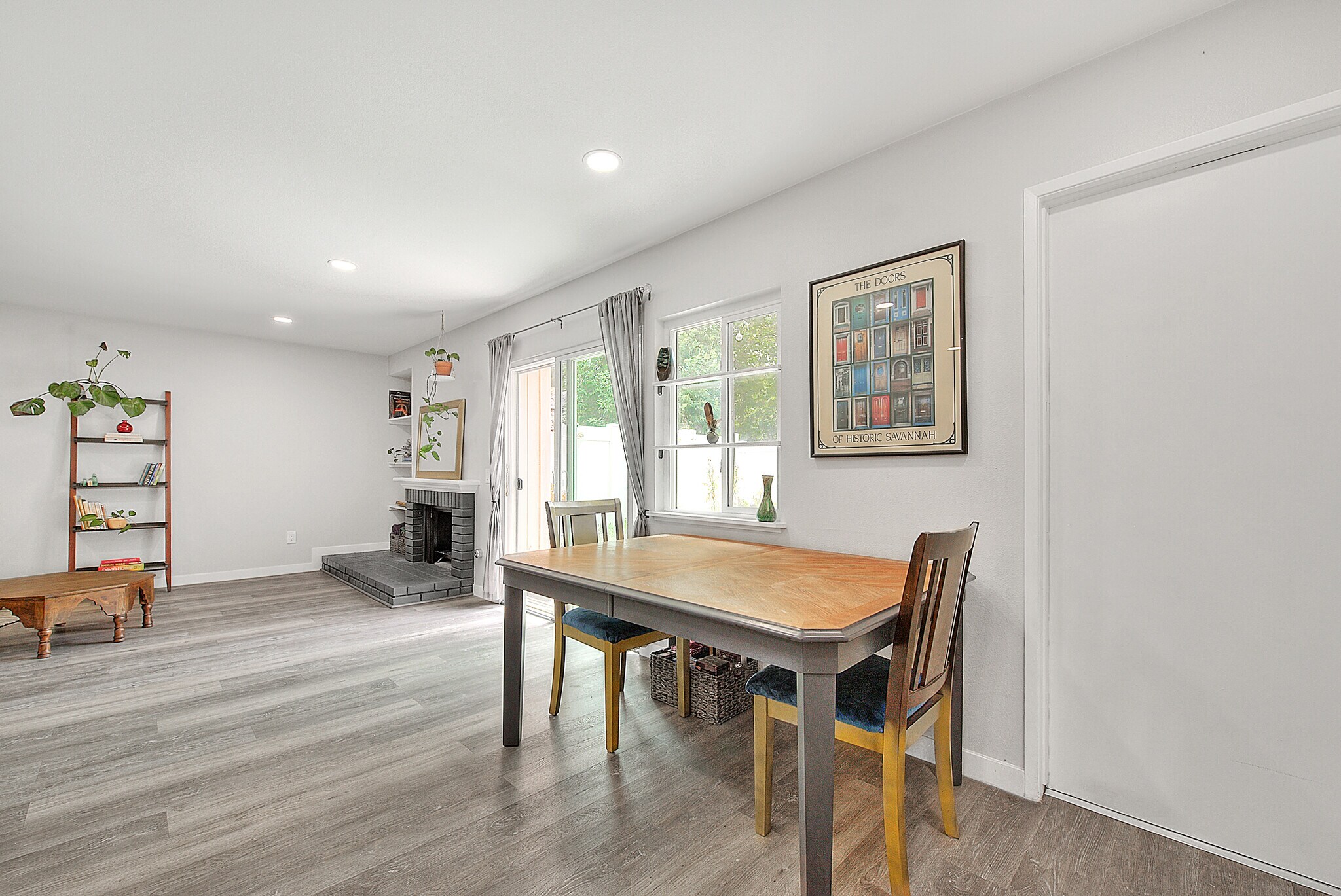 Building Photo - 1068 Border Ave