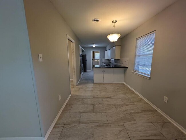 Building Photo - 5478 Birdwood Rd