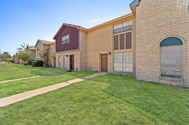 Building Photo - 1530 Eagle Lake Rd