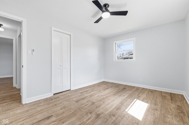 Building Photo - 3460 W 56th St