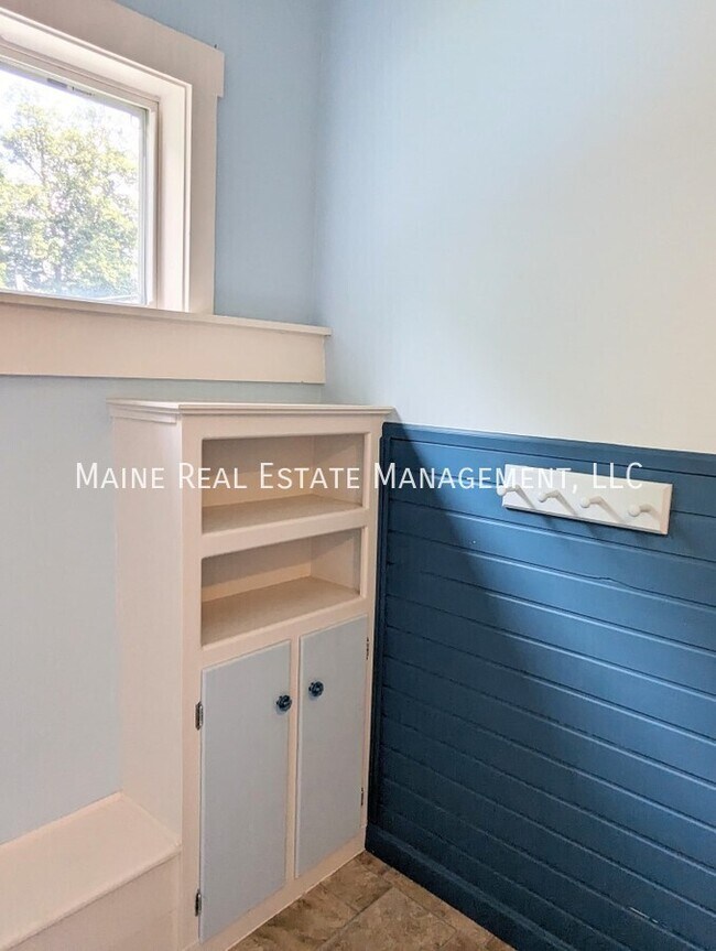 Building Photo - 54 Penobscot St