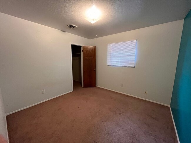 Building Photo - Large home available now!