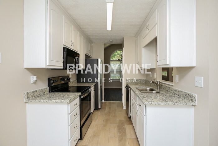 Building Photo - 814 Evergreen Dr