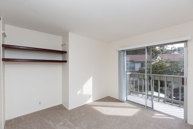 Building Photo - *** MUST SEE 2/2.5 TOWNHOME WITH TWO CAR G...