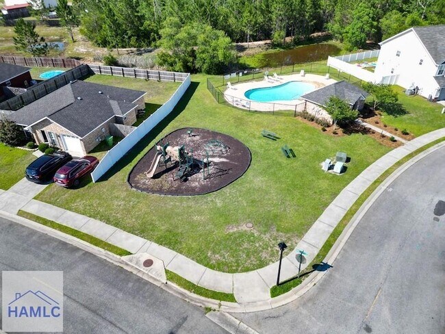 Building Photo - 182 Grandview Dr