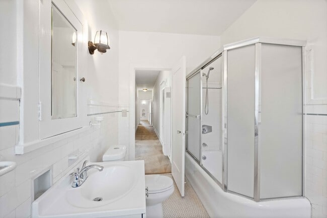 Building Photo - 645 S Detroit St