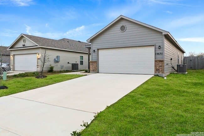 Building Photo - 14631 Stirrup Trce